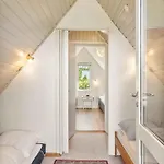 Idyllic Summer House With Sea View *