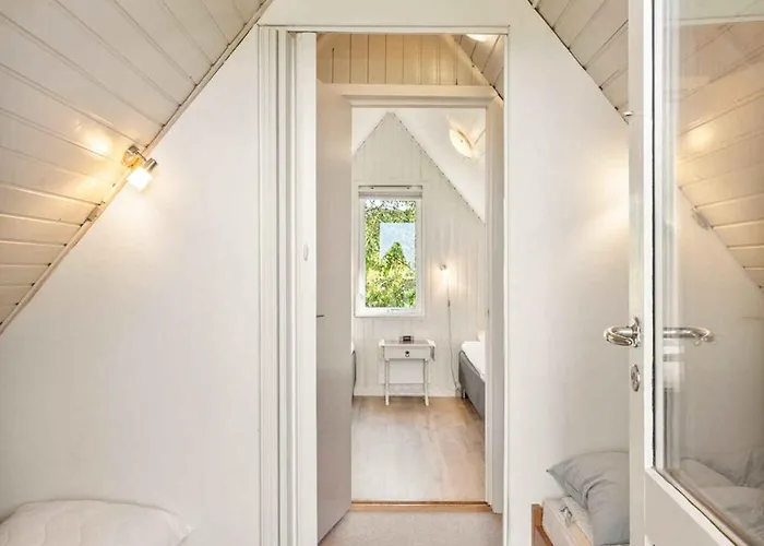 Idyllic Summer House With Sea View *