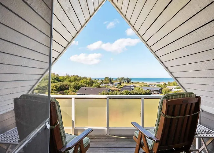 Idyllic Summer House With Sea View *
