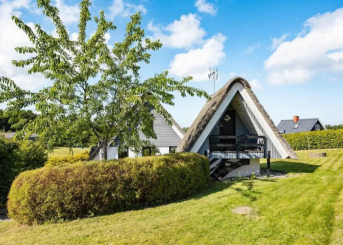Idyllic Summer House With Sea View * Glesborg